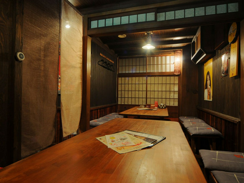 追手筋沿い…2Fの隠れ家はお得なサービスが盛りだくさん