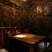 モンハンにはまり出したのは2Gからで、今4Gにはまりっぱなしです。そこで当店で一緒にモンハンやりませんか？モンハンを持ち込みしていただいたお客様グループに対して料理を1品～サービスいたします。最近は満席で忙しくてもドンドルマで釣りだけやったりしています。今1組様が月に2～3回来店してくれています。モンハン中毒のみなさん飲んで食べて一狩り行きましょう。問い合わせお待ちしております。