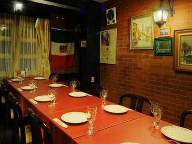 落ち着いた洋室の個室は、アコーディオンカーテンで仕切れます