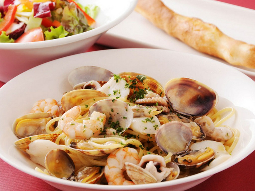 レトロな空間で味わう豊富なランチメニューは、女性にオススメ