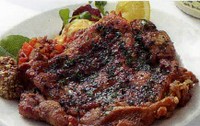 ジューシーな鶏モモ肉を香草とニンニクの香りでじっくり焼き上げました。