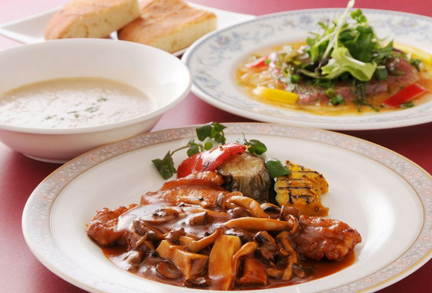 本格イタリアンと洋食をリーズナブルな価格で味わえるアミーゴのランチ