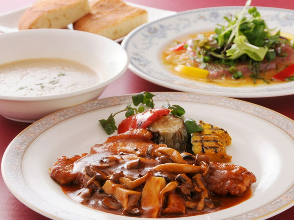 本格イタリアンと洋食をリーズナブルな価格で味わえるアミーゴのランチ