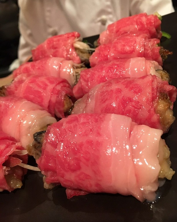 絶品！牡蠣と黒毛和牛の一口すき焼き♪