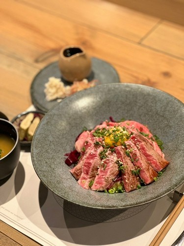 premium北海道産八雲牛サーロイン丼