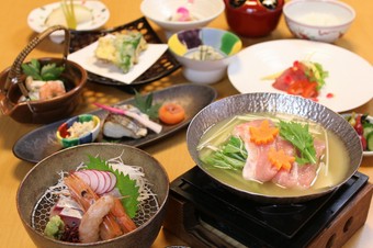 お米で育ち臭みのない「錦雲豚」が盛り込まれた『華懐石』