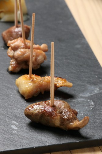 やわらかくて食感があり、女性好みの鶏肉を使用