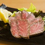 山陰を味わい尽くせる、地元産の食材とお酒が豊富に並びます。他にはない珍しいメニューが見つかるかも？