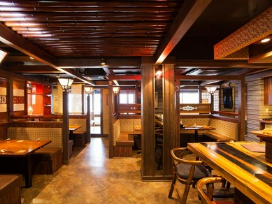 【しじみ館】の2階にあり、窓辺からは宍道湖を一望できます