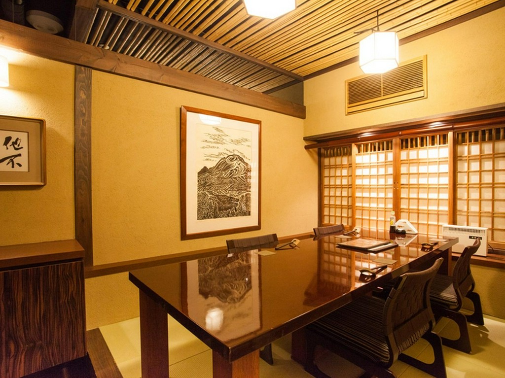 落ち着いた雰囲気の個室は接待にもぴったり
