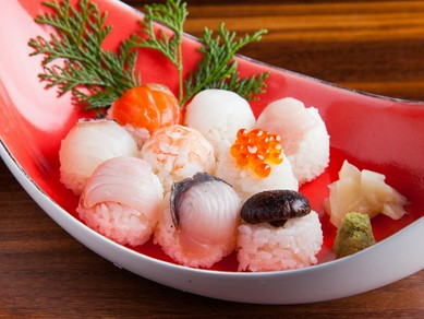 旬の鮮魚と季節の野菜でつくる可憐な『手まり寿司ランチ』