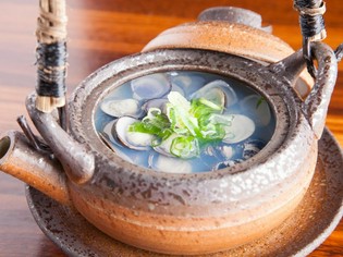 宍道湖で獲れる「大和しじみ」など、地元の食材にこだわるお店