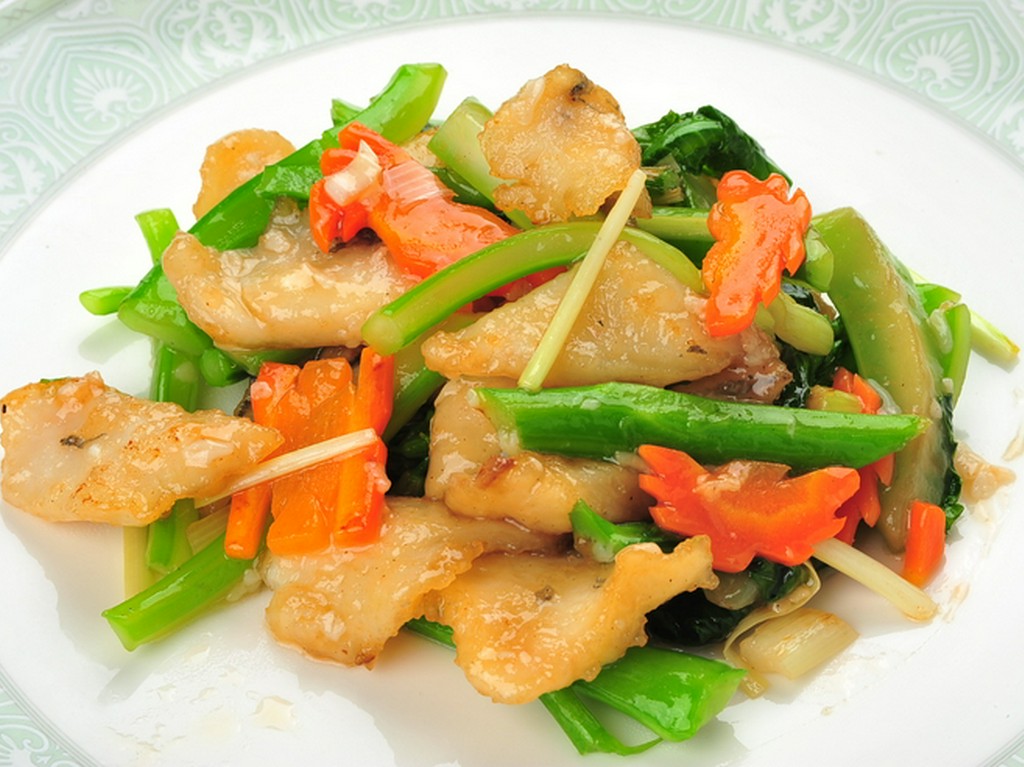 ミネラル豊富『本日の魚と中国野菜の備前塩炒め（清炒鮮魚）』