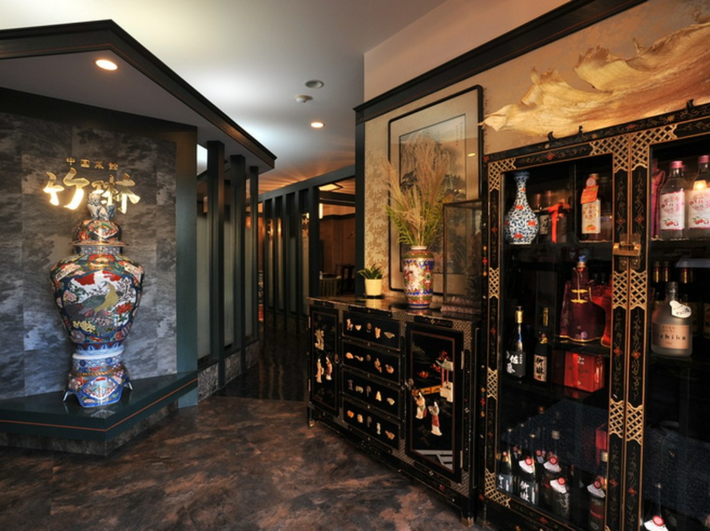 内装も本場の雰囲気。ゆったりとくつろげる雰囲気