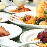 コースの種類も実に豊富。予算や利用シーンに合わせて、ぴったりなコースが選べるお店です。