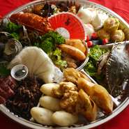 年末のみの提供となっております高級食材いっぱいで非常にお値打ち価格になっております。