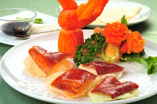 パリパリの食感がクセになる『北京ダック』