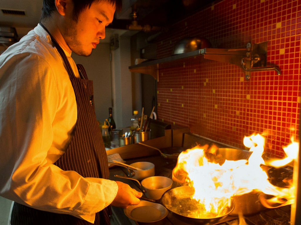 長い修業を経た後、シンプルな料理に回帰