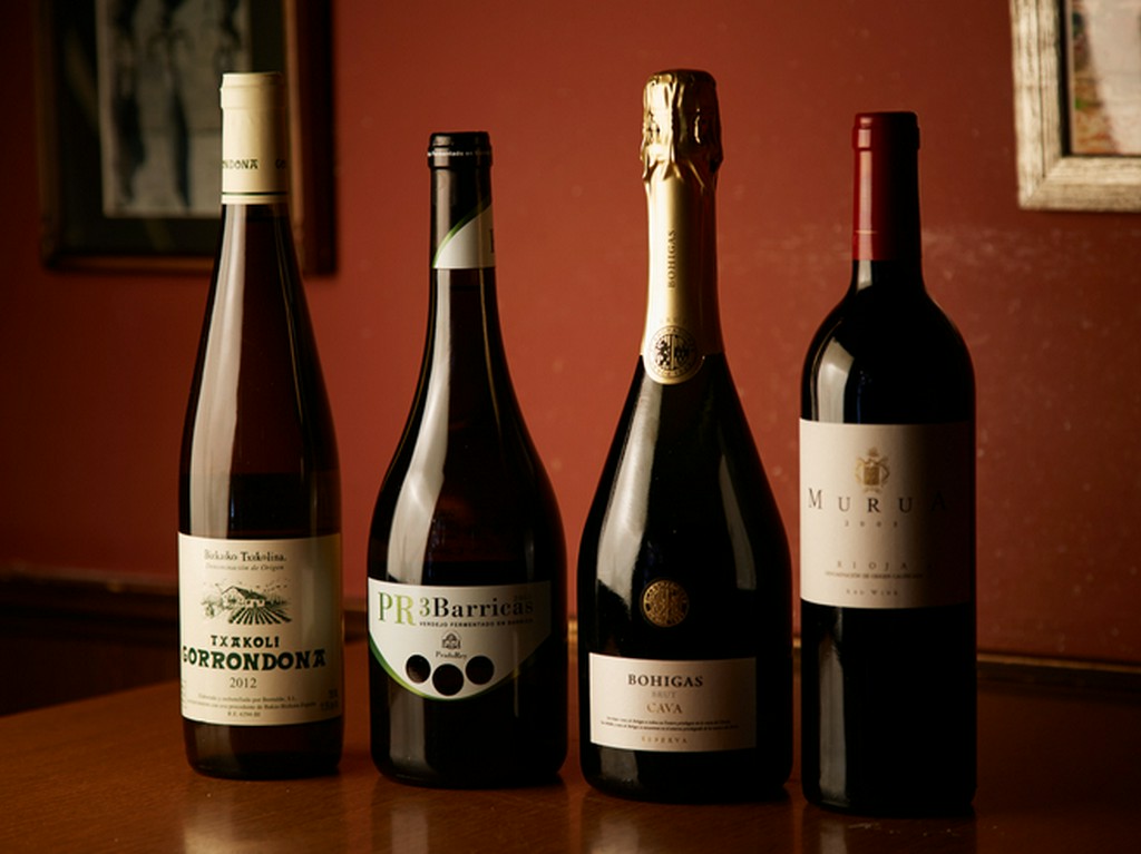 スペイン産の中でも、魚介に合うワインを各地からリストアップ