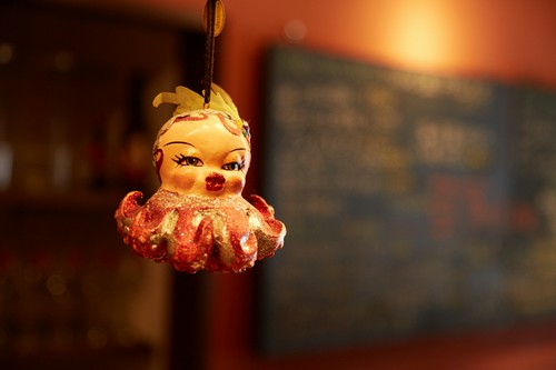 愉しい気分をさらにアップする、店名に因んだ品々