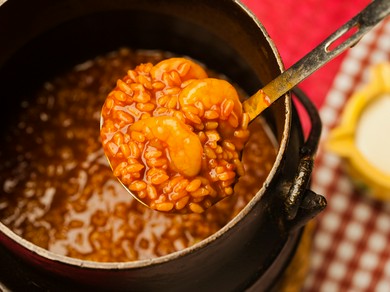 お米ひと粒ひと粒に旨みが染み渡った『アロス・カルデロ』