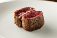 シンプルに肉の旨みを堪能する『エゾ鹿のソテー』