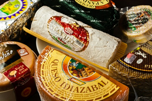 スペインから取り寄せる味わい豊かなチーズの数々
