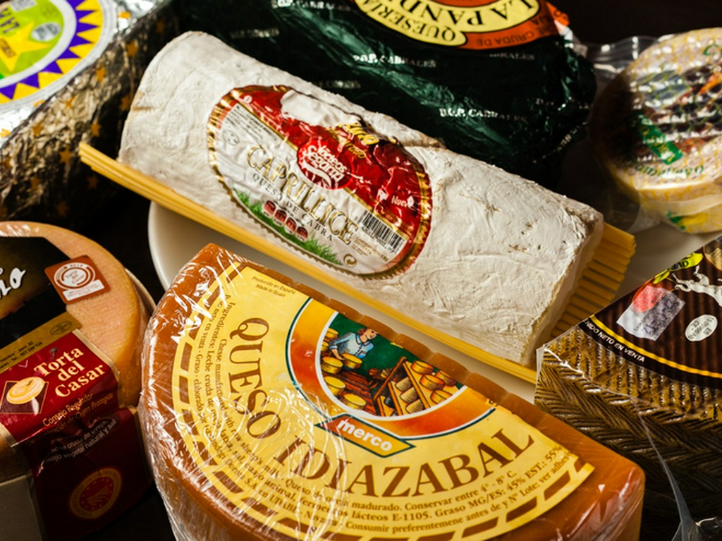 スペインから取り寄せるバラエティ豊かな「チーズ」