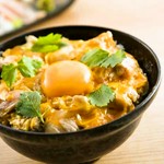 薩摩軍鶏の旨味を半熟のトロッとした卵と甘めのタレで閉じ込めました。