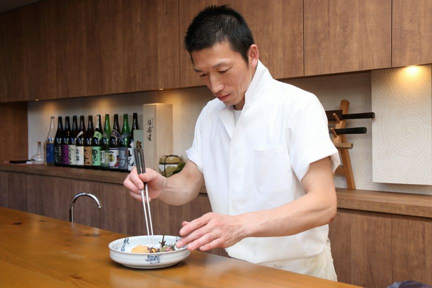 旬の素材と対峙、移りゆく季節を感受性に届かせる