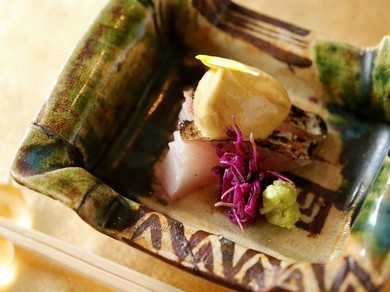 醤油ムースの滑らかな味わいと上質な風味が調和した『お造り』