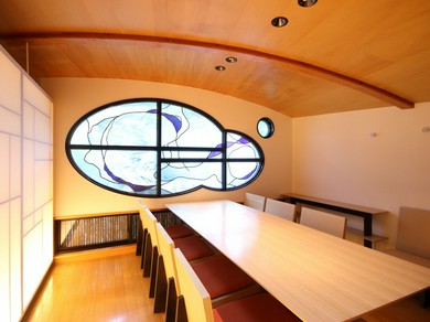 会食や接待に、モダンな雰囲気の個室もおすすめ