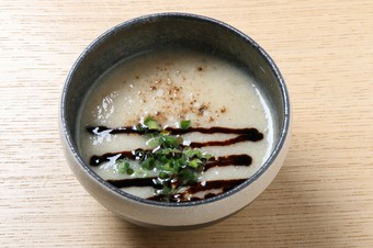 人気の定番メニューのひとつ『タマネギのすり流し』