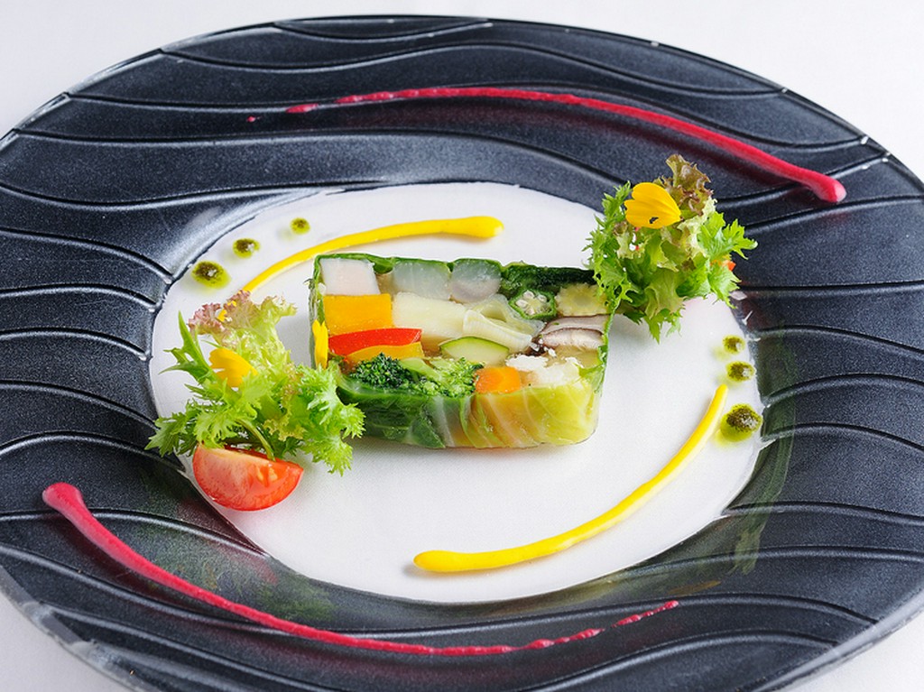 野菜の風味が活きる、やさしい味わいの『農園野菜のテリーヌ』