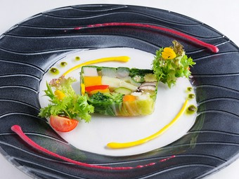 野菜の風味が活きる、やさしい味わいの『農園野菜のテリーヌ』