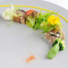 8種類の茸の濃厚な風味がひろがる『茸のテリーヌ』