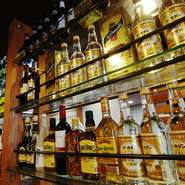 ビールを始め、アルコールメニューも各種ご用意しています。仕事帰り、疲れた体に料理とともにいただく1杯のお酒は、体に染み渡るようなおいしさ。スパイシーなメニューとともに楽しむこともできます。