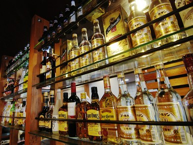 ビールやカクテルなど、お酒も多数ご用意しています