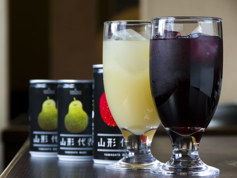 フルーツ王国山形のおいしいジュースをどうぞ