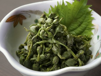 ファンも多いメニュー『山菜みずこぶ』