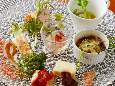 プレートを彩る料理やスイーツ。女性に嬉しいイタリアン