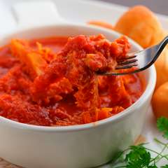 トリッパをトマトソースで煮込んだイタリアの煮込み料理の定番『トリッパのトマト煮込み』