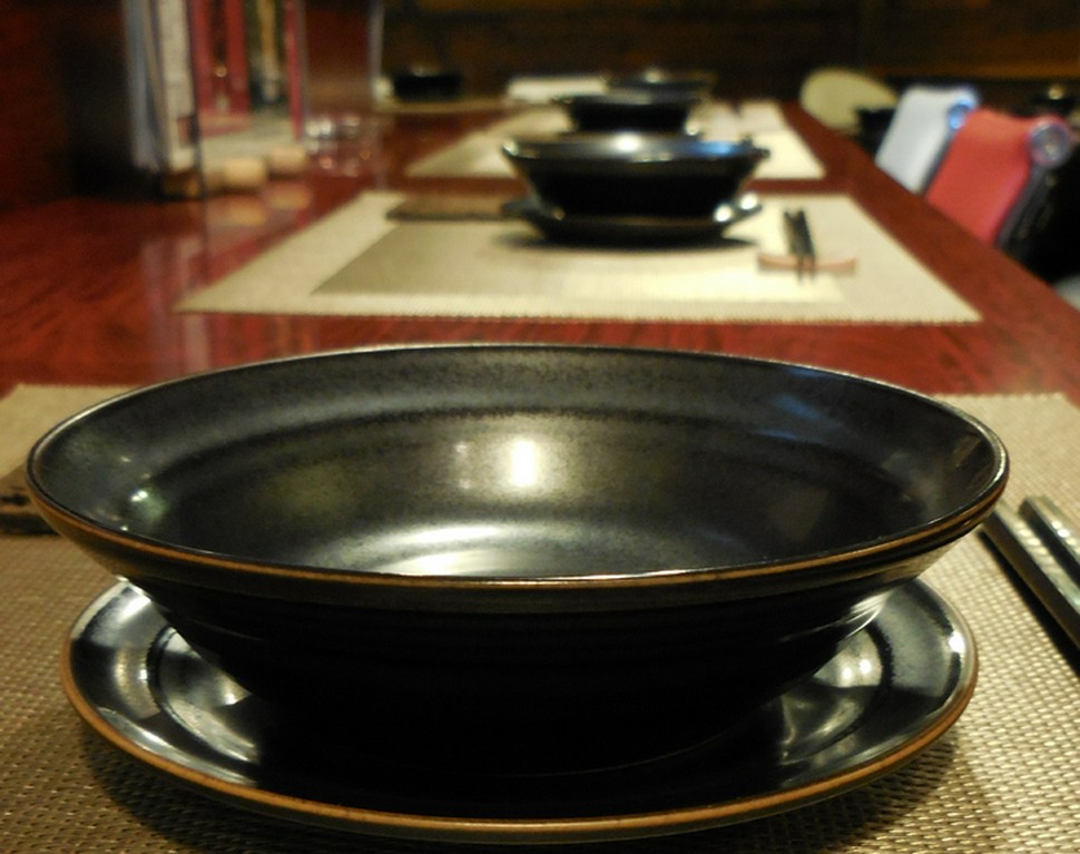 お一人様でも気軽に立ち寄れる、カウンター席もございます