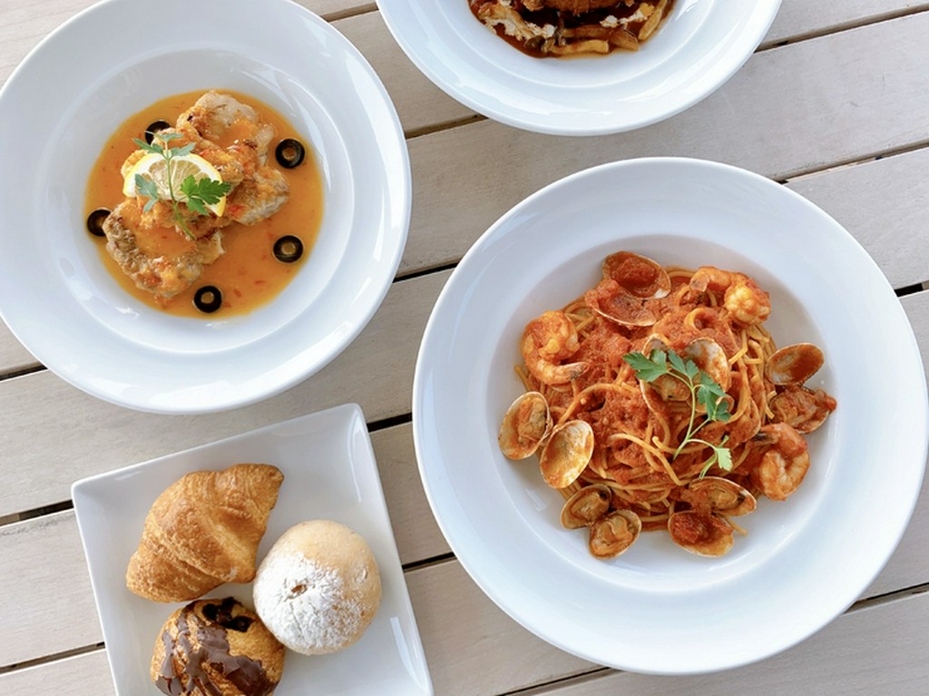 料理の種類が豊富にそろっております。