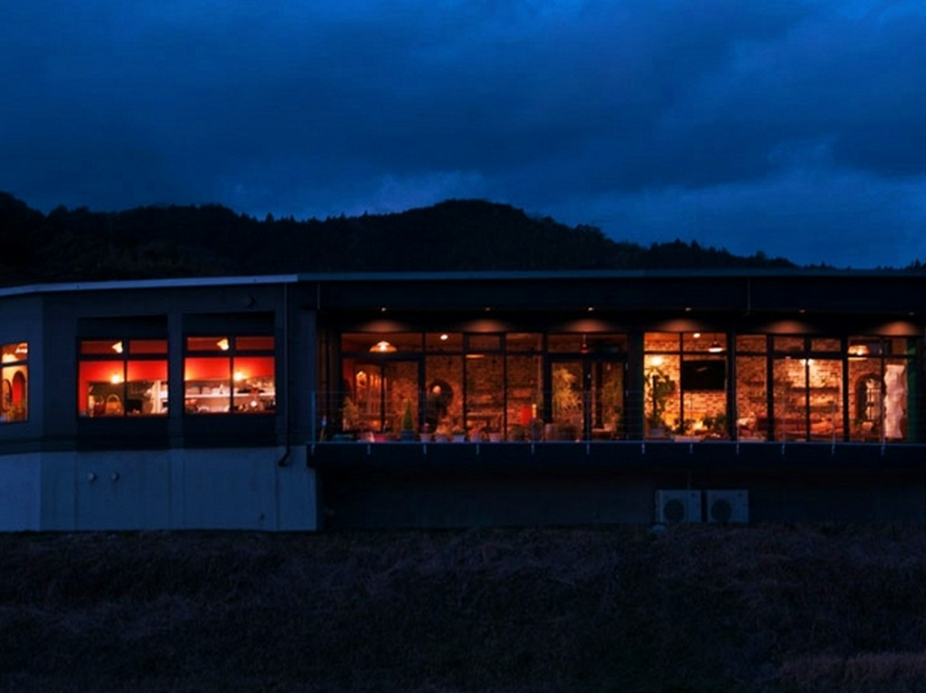 高知市街から、ちょこっと離れた山の上にひっそり佇む異空間