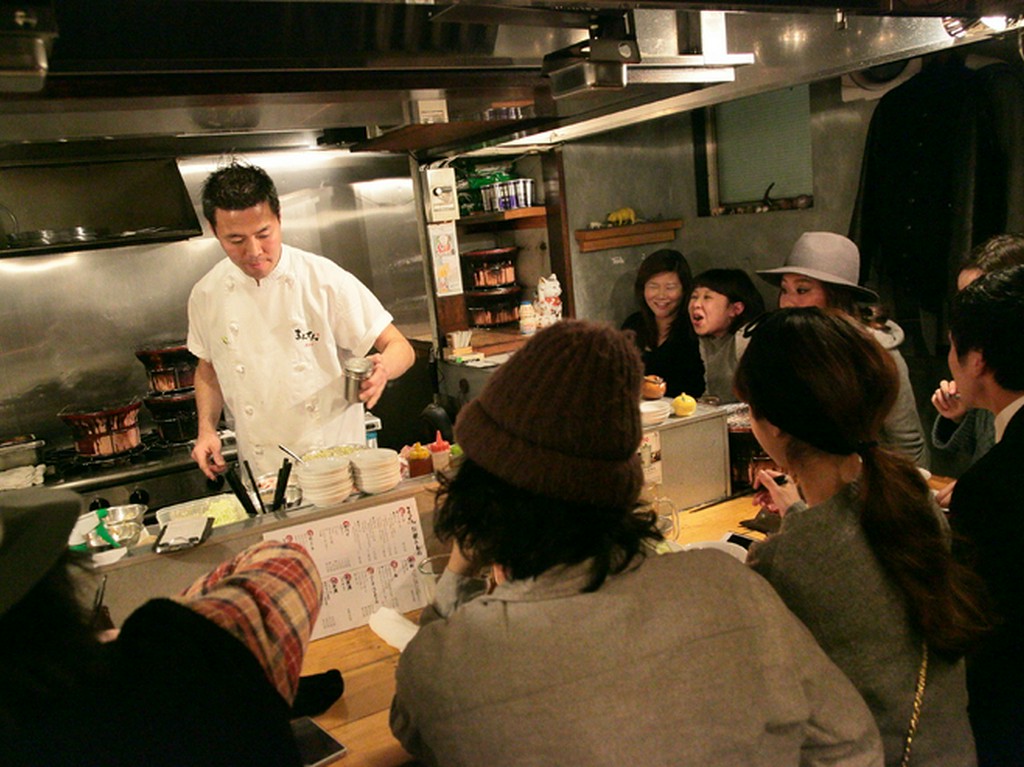 カウンター席もあるのでスタッフとの会話も楽しめるお店です！