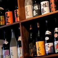 【居酒屋　我武者羅】で取り扱う焼酎は、店主のお気に入りの銘柄を中心に取り揃えています。その他に何年も前から店主自らが漬けているという『自家製　梅酒』などもございます。