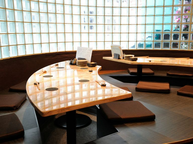 掘りごたつ席でゆっくりと過ごせる