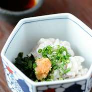 鱈の白子の淡白かつ濃厚な味わいをポン酢でさっぱりといただきます。
