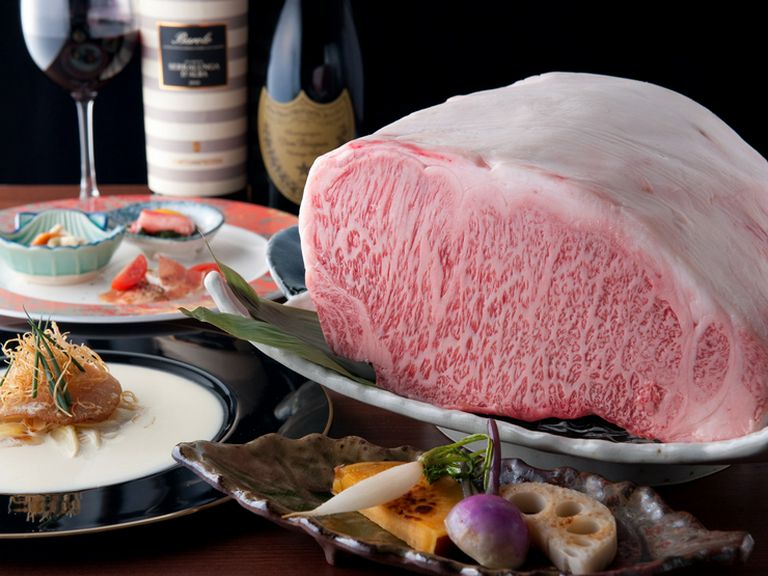 A5ランクのなかでも特級の「米沢牛」と「山形牛」にこだわるお店